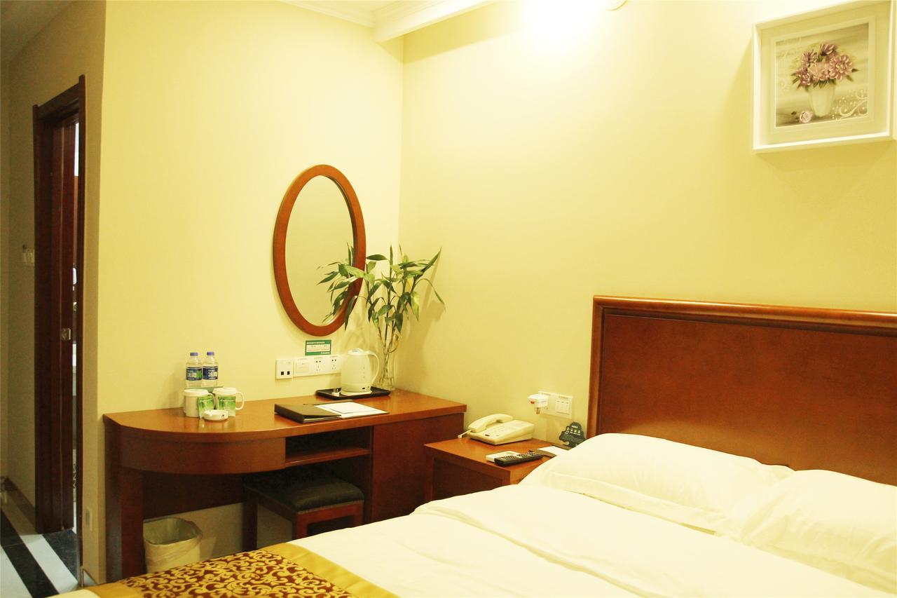 Greentree Alliance Jiangxi Nanchang Honggutan Middle Fenghuang Avenue Hotel ภายนอก รูปภาพ