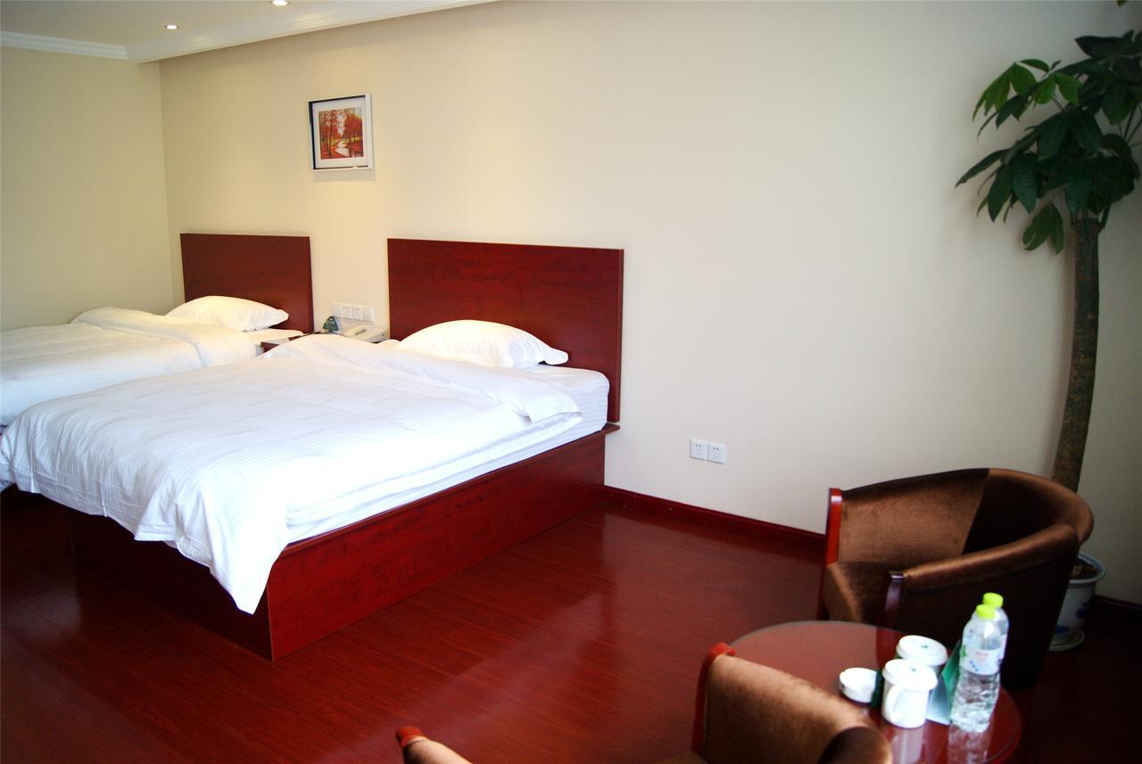 Greentree Alliance Jiangxi Nanchang Honggutan Middle Fenghuang Avenue Hotel ภายนอก รูปภาพ