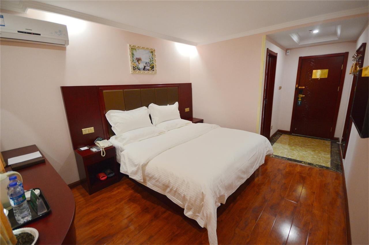 Greentree Alliance Jiangxi Nanchang Honggutan Middle Fenghuang Avenue Hotel ภายนอก รูปภาพ